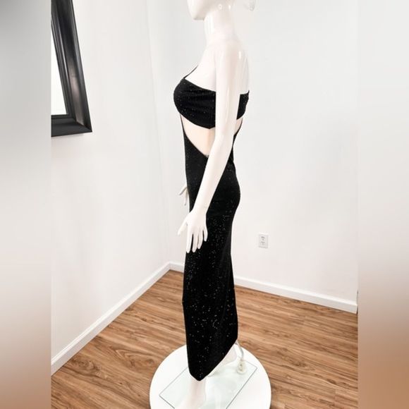 Alice + Olivia Mercedes One-Shoulder Dress size 2 - Picture 10 of 13